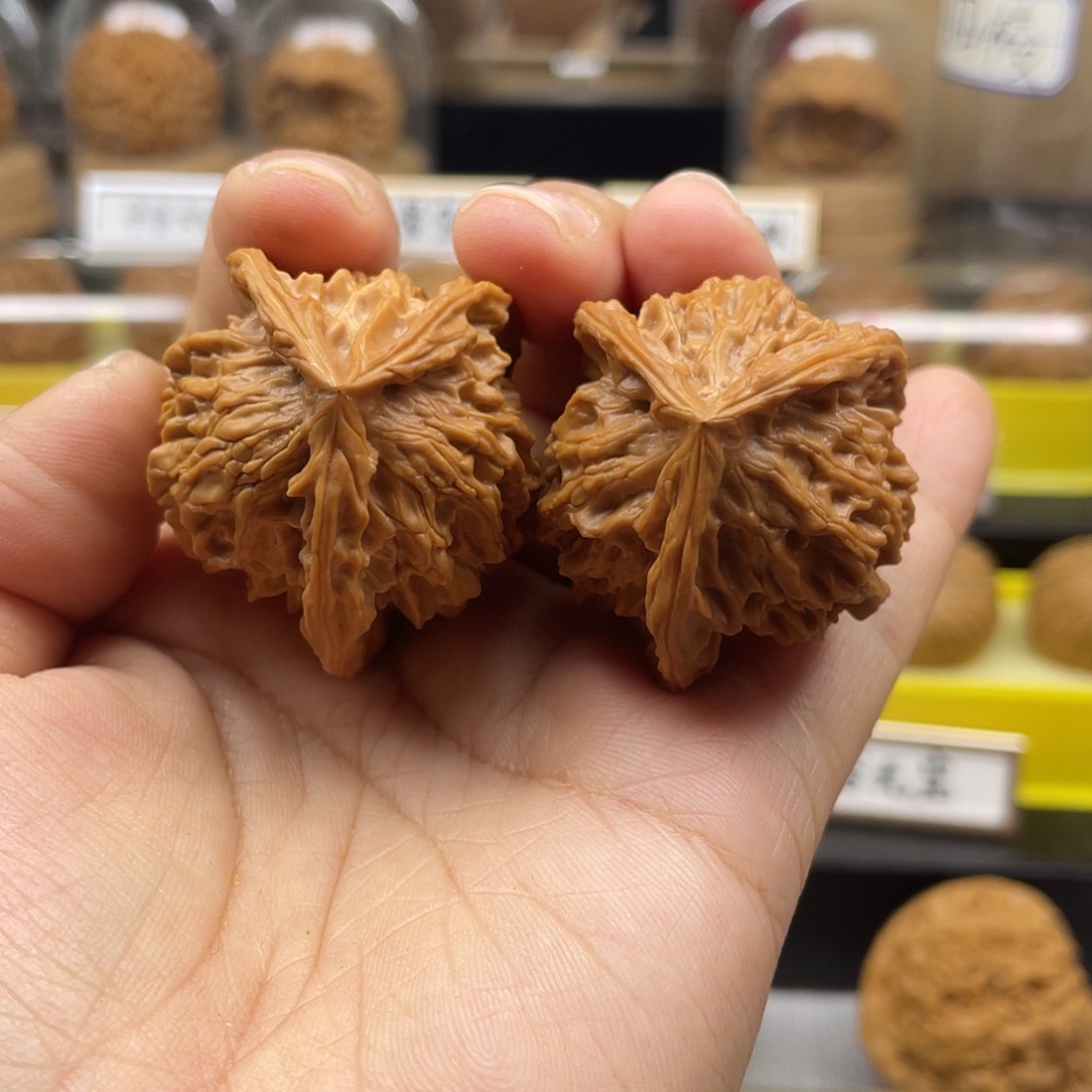 文玩核桃把件三棱