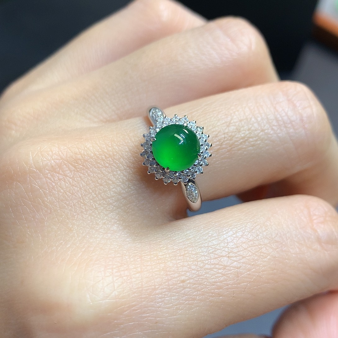 翡翠戒指18K金镶嵌戒指