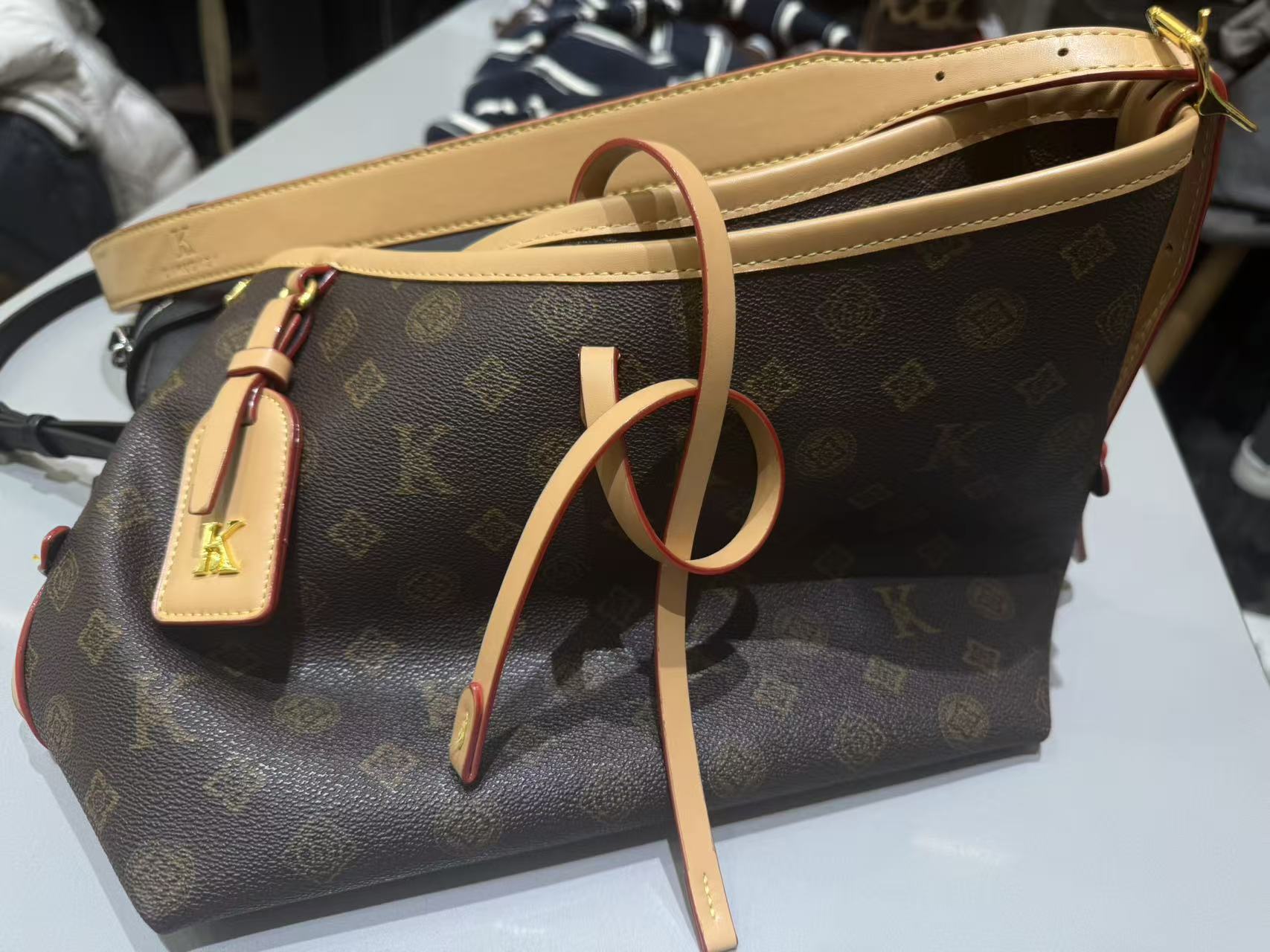 倩倩家自留大包包