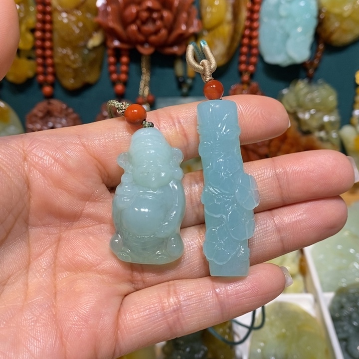 蔚***卫蛇纹石玉未镶嵌颈饰