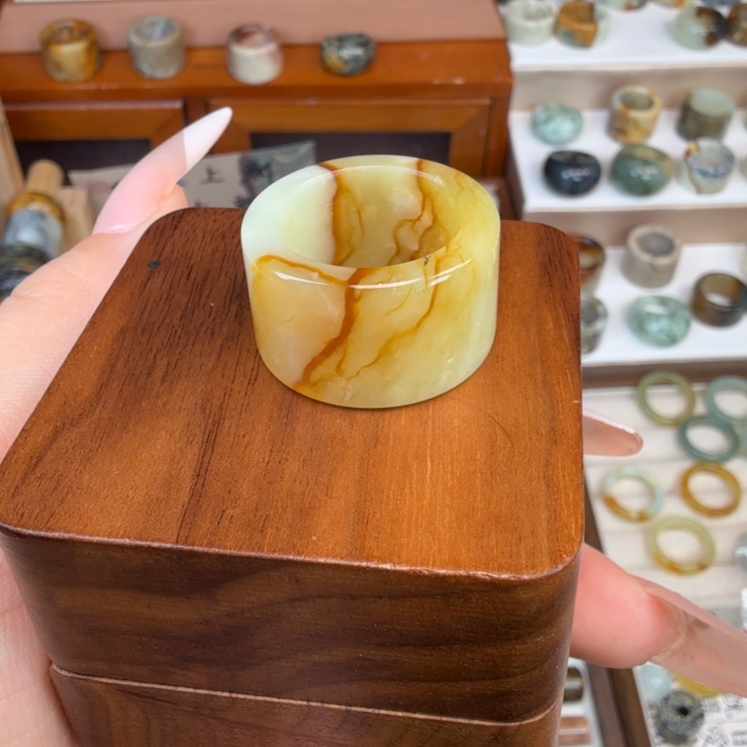 蛇纹石玉未镶嵌戒指玉石王血管18.5