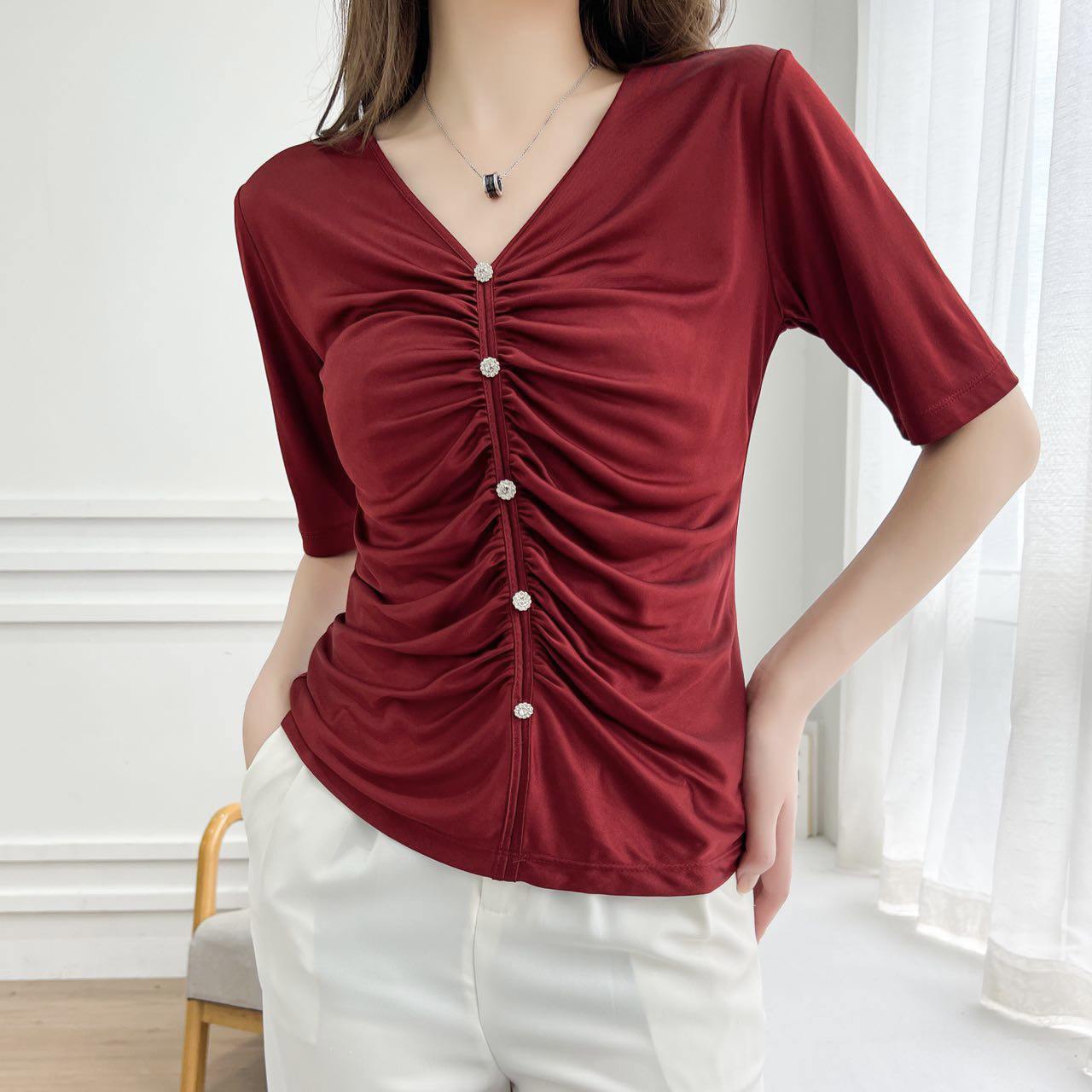 涵玖玥【三醋酸】新款V领短袖带钻透气感上衣纤79-23-073