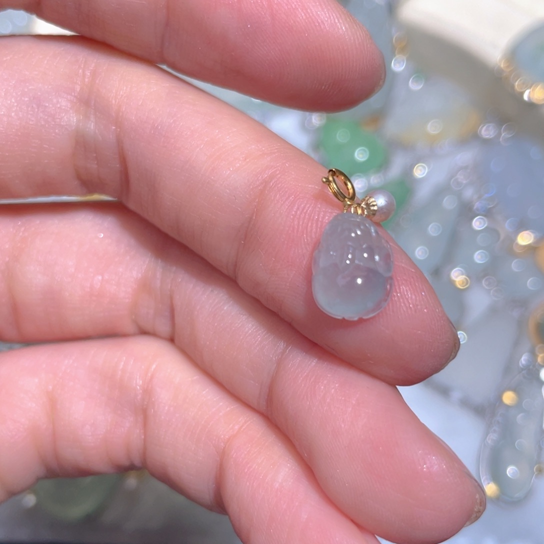 翡翠颈饰18K金镶嵌翡翠