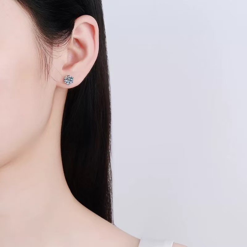 【证书齐全】经典六爪耳钉时尚潮流经典耳饰