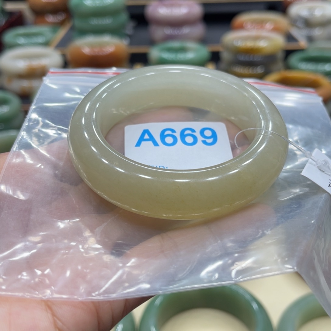 石英质玉手镯合金金**水