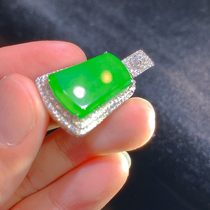 【闪购商品】翡翠颈饰银S925镶嵌翡翠