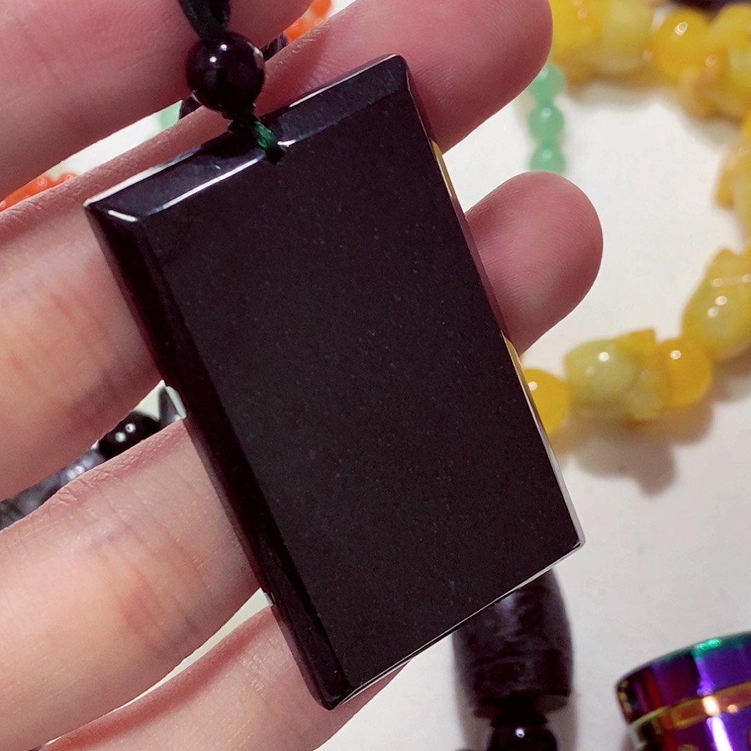 翡翠未镶嵌颈饰翡翠z