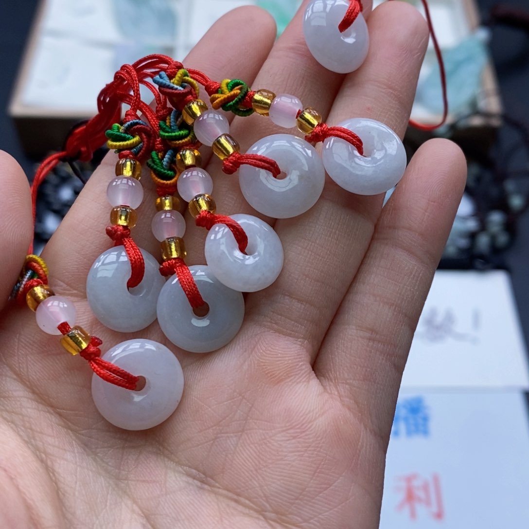 颈饰未镶嵌翡翠缅甸翡翠a货随机发一个