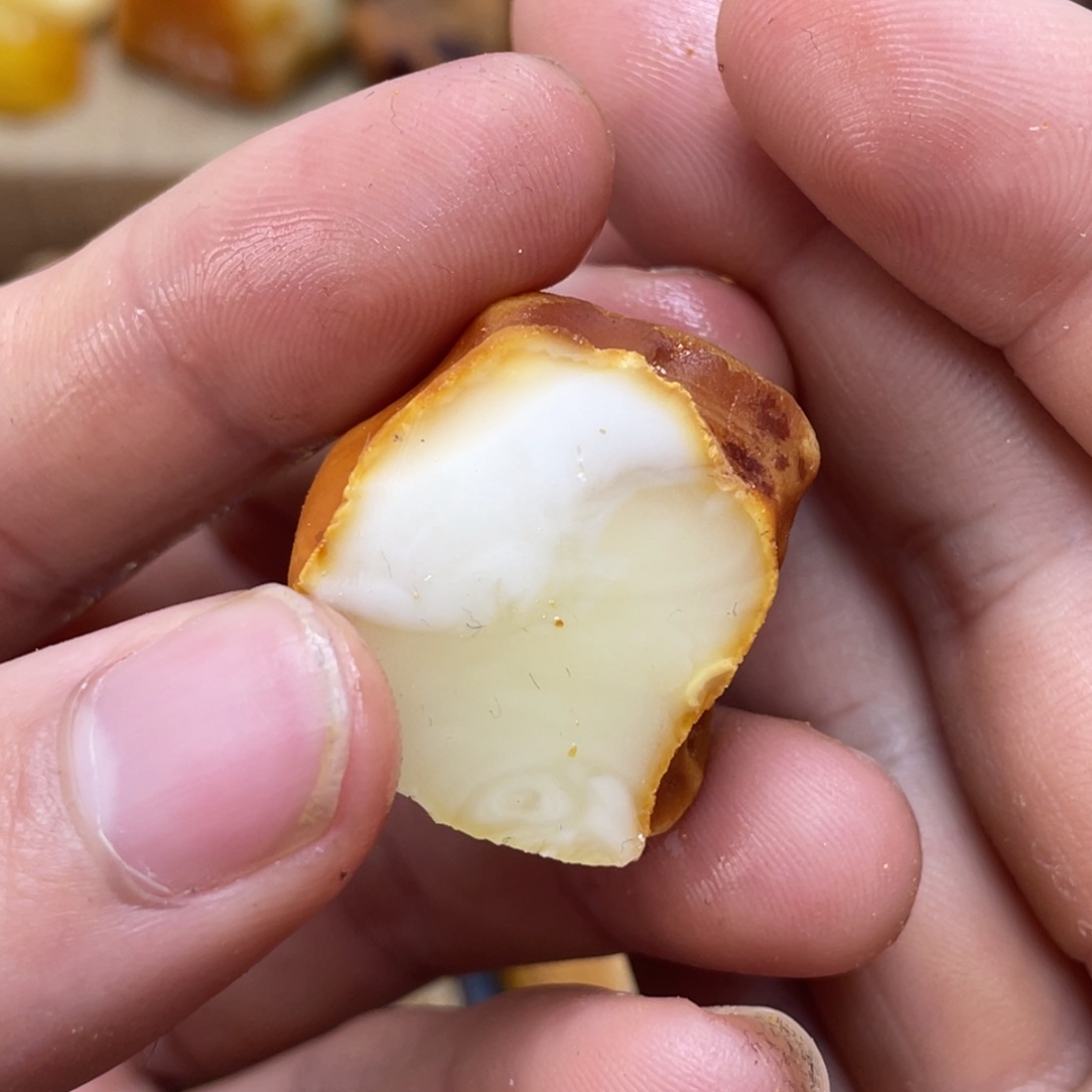 定制琥珀未镶嵌定制