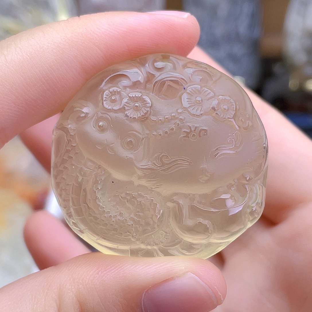 未镶嵌颈饰水晶黄水