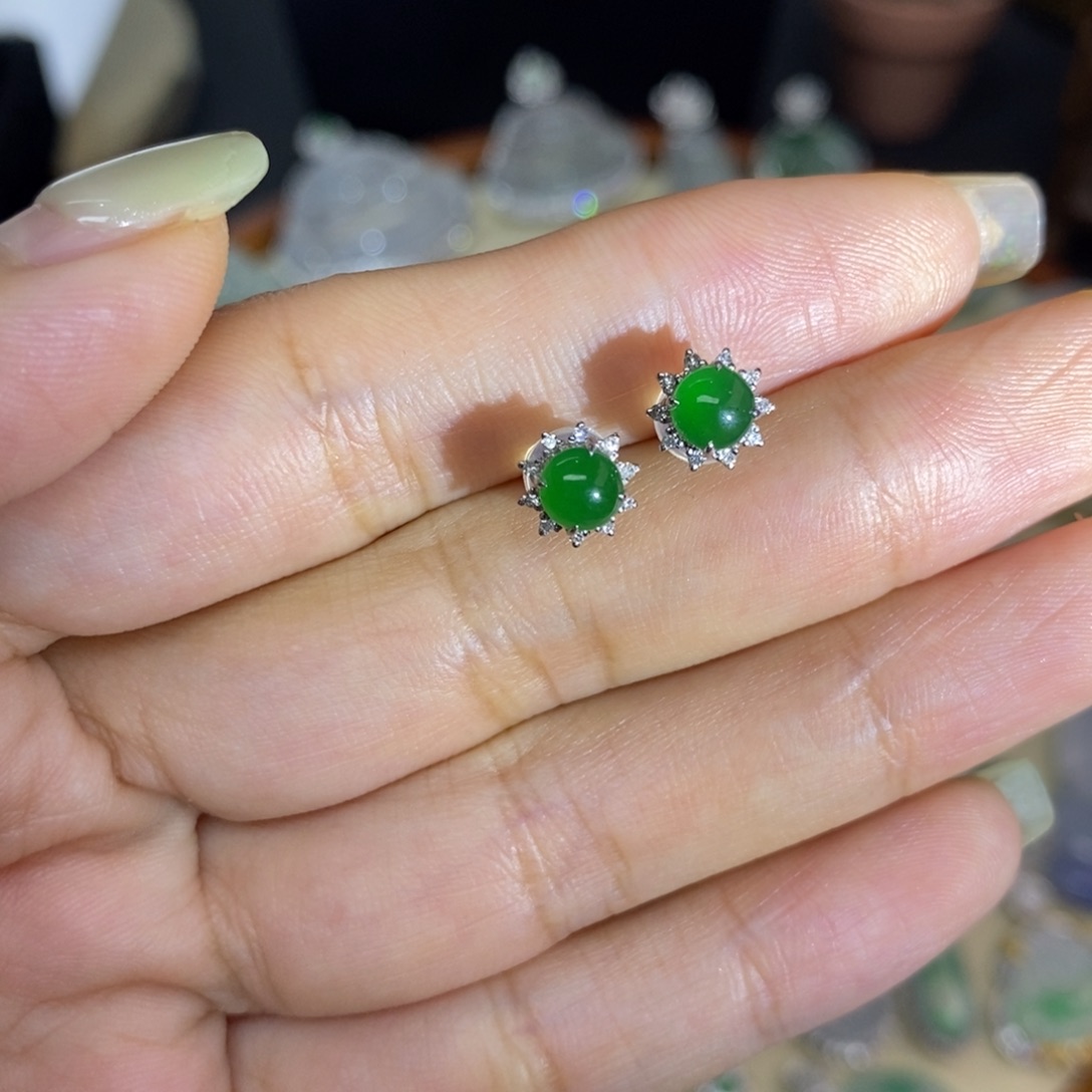 翡翠18K金镶嵌颈饰A货翡翠