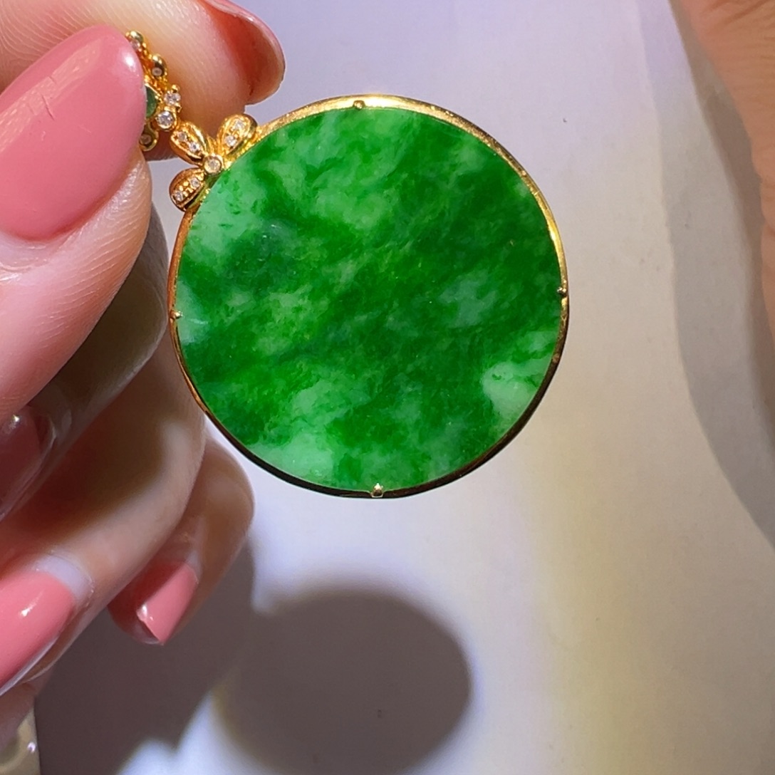 翡翠颈饰18K金镶嵌吊坠