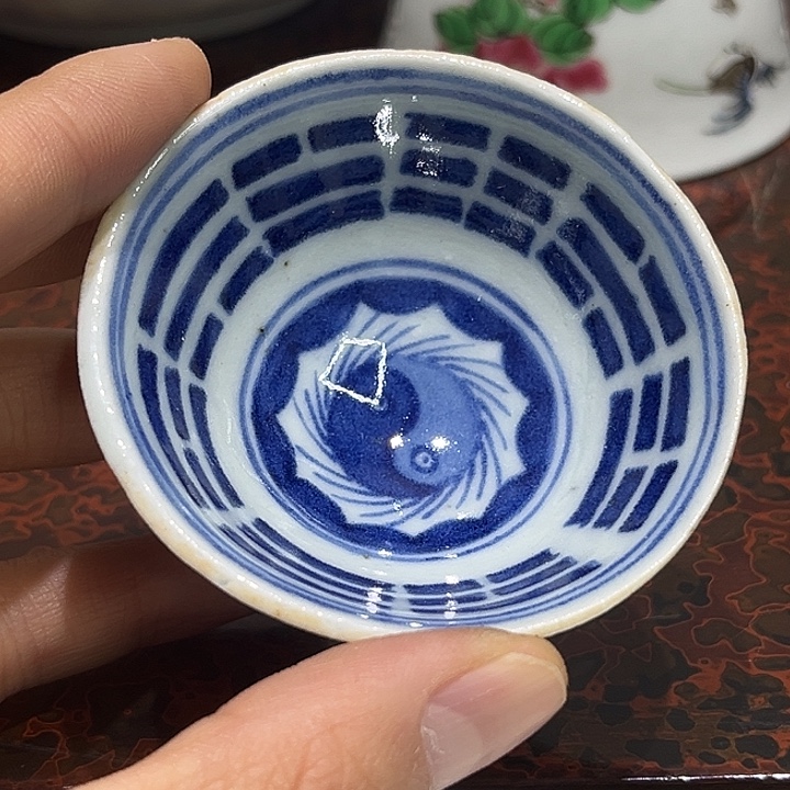 古***茗瓷片精美的陶瓷摆件……