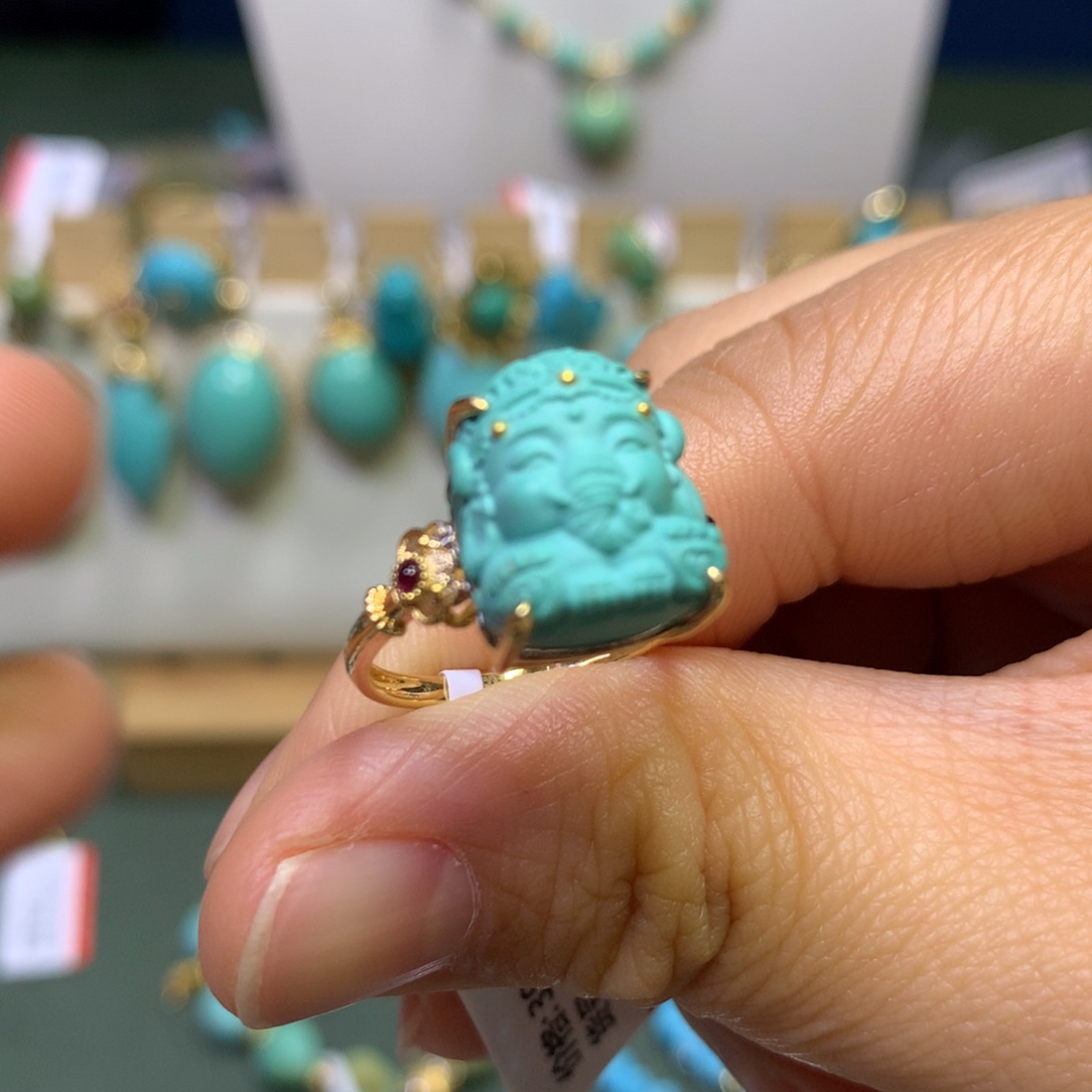绿松石戒指18K金镶嵌