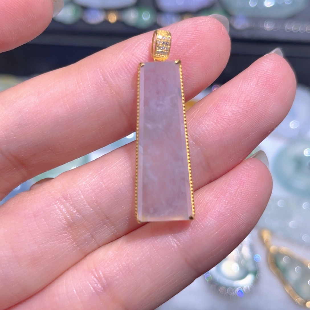 颈饰18K金镶嵌翡翠翡翠