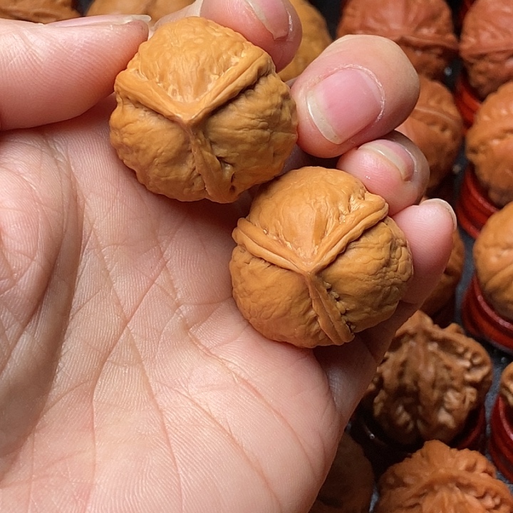 王***。吊坠文玩核桃三棱