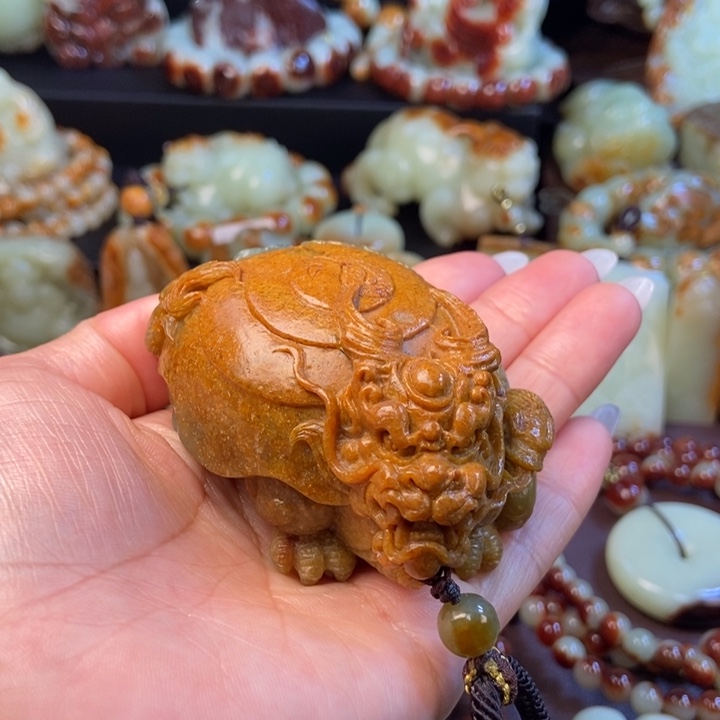 岫岩河磨玉（透闪石质玉）未镶嵌把件