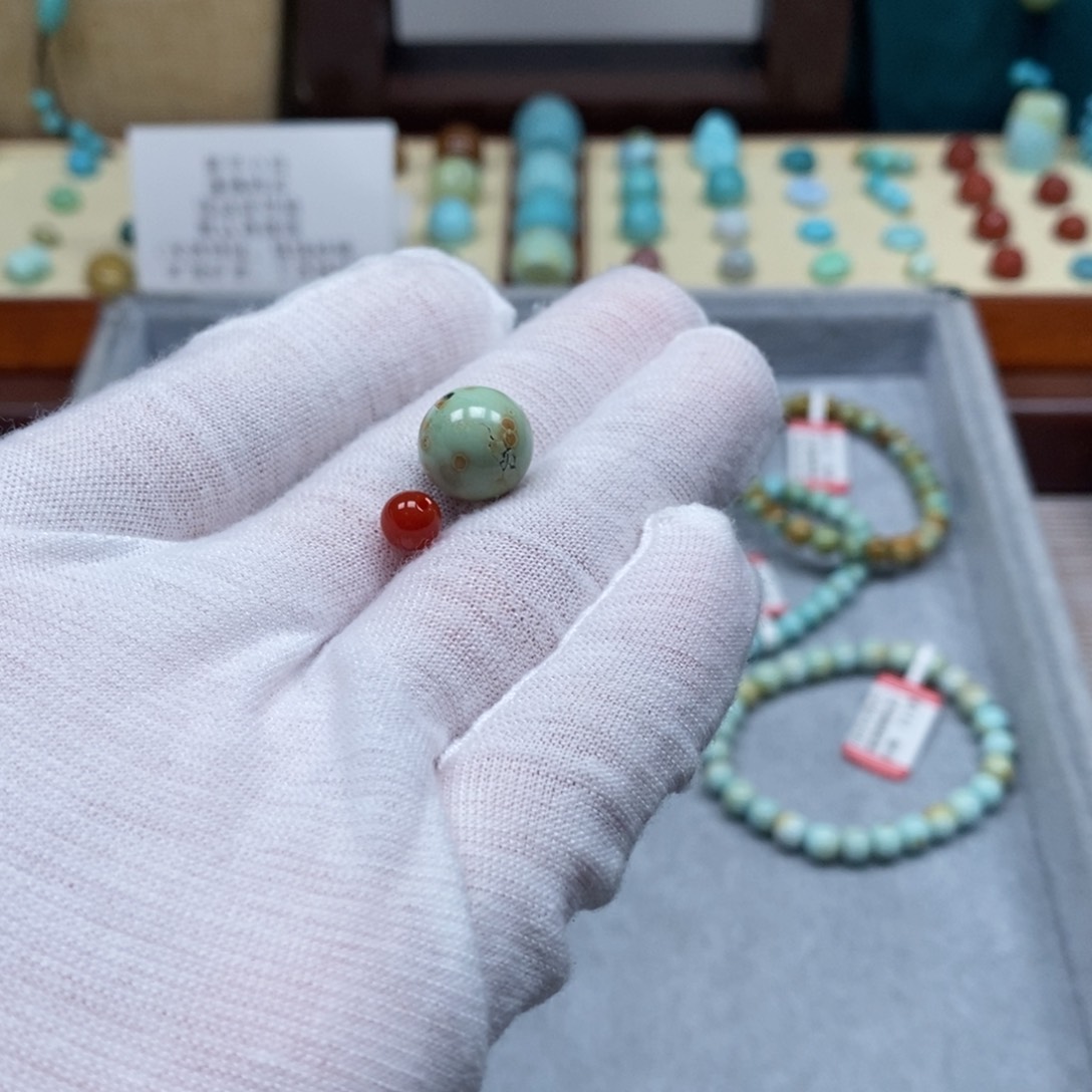 南红玛瑙配饰未镶嵌