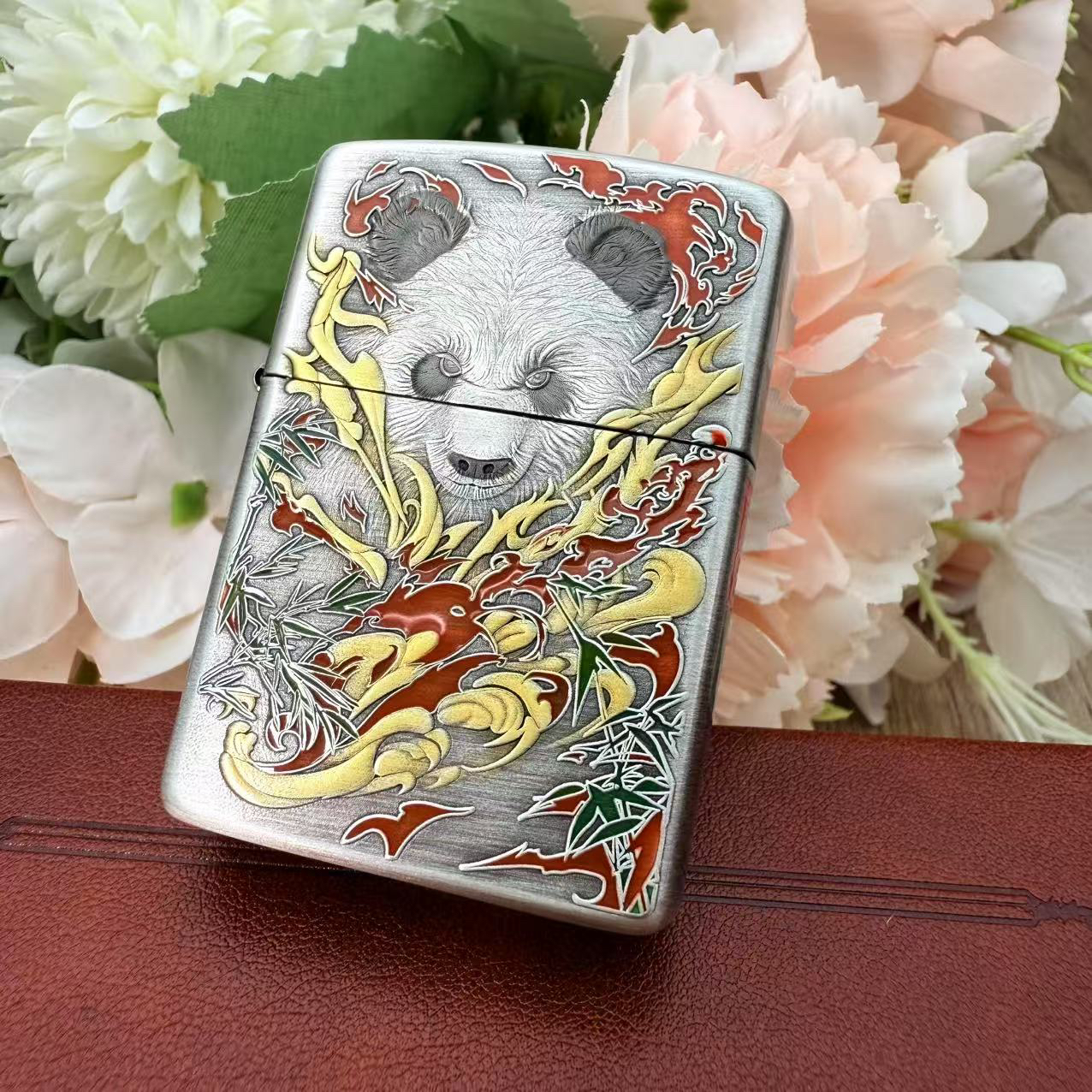 ZIPPO打火机镀银鎏金珐琅彩功夫熊猫3D浮雕盔甲机DYJ1