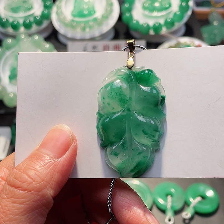 石英质玉吊坠未镶嵌