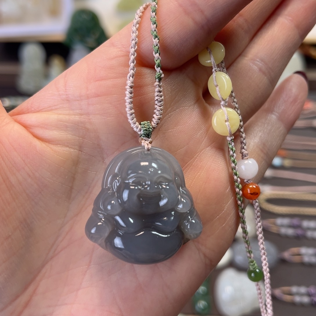 和田玉颈饰未镶嵌y****丫烟紫佛