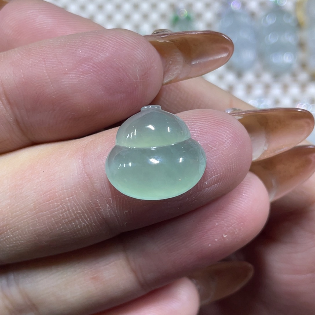 翡翠颈饰未镶嵌葫芦