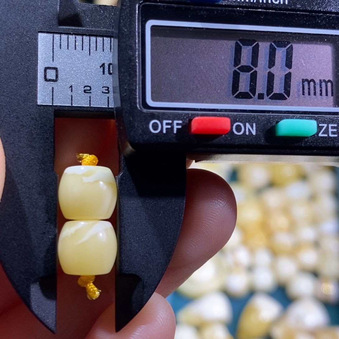 蜜蜡裸石未镶嵌配饰