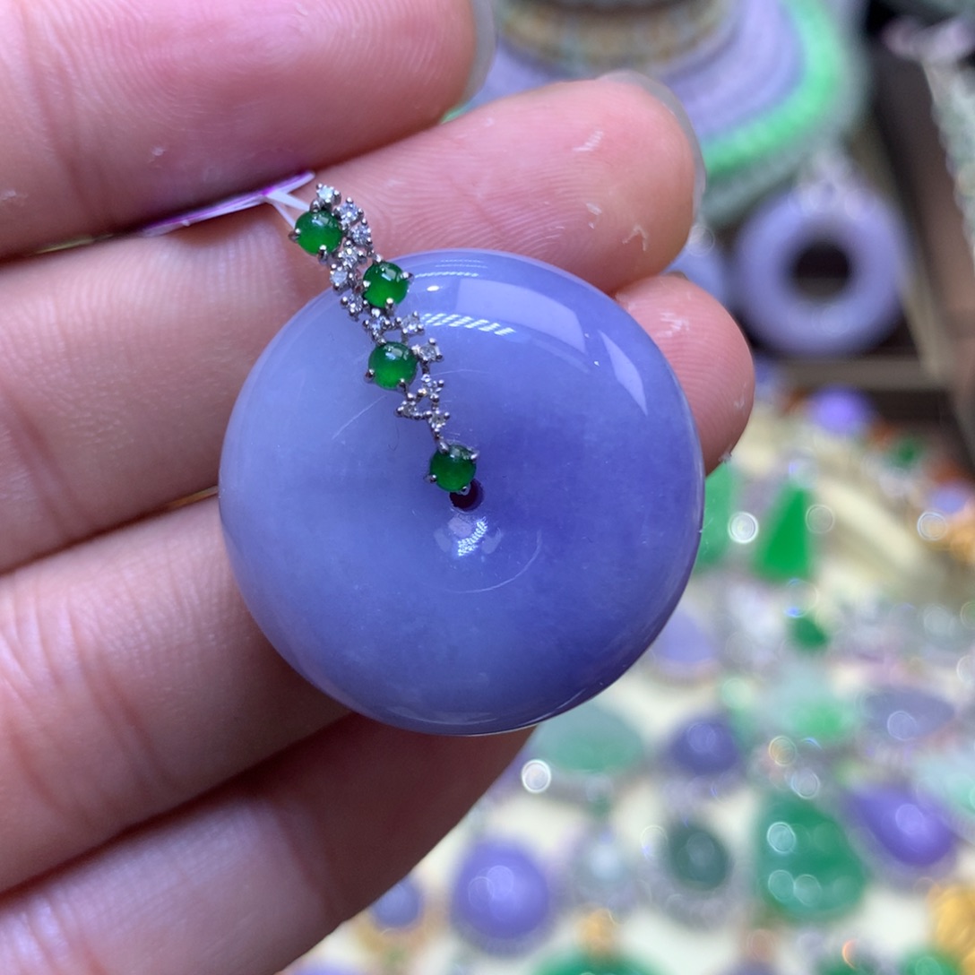 翡翠18K金镶嵌颈饰