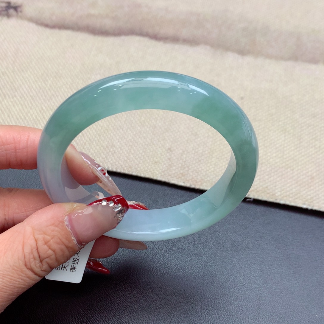 翡翠手镯未镶嵌深*色缅甸翡翠手镯