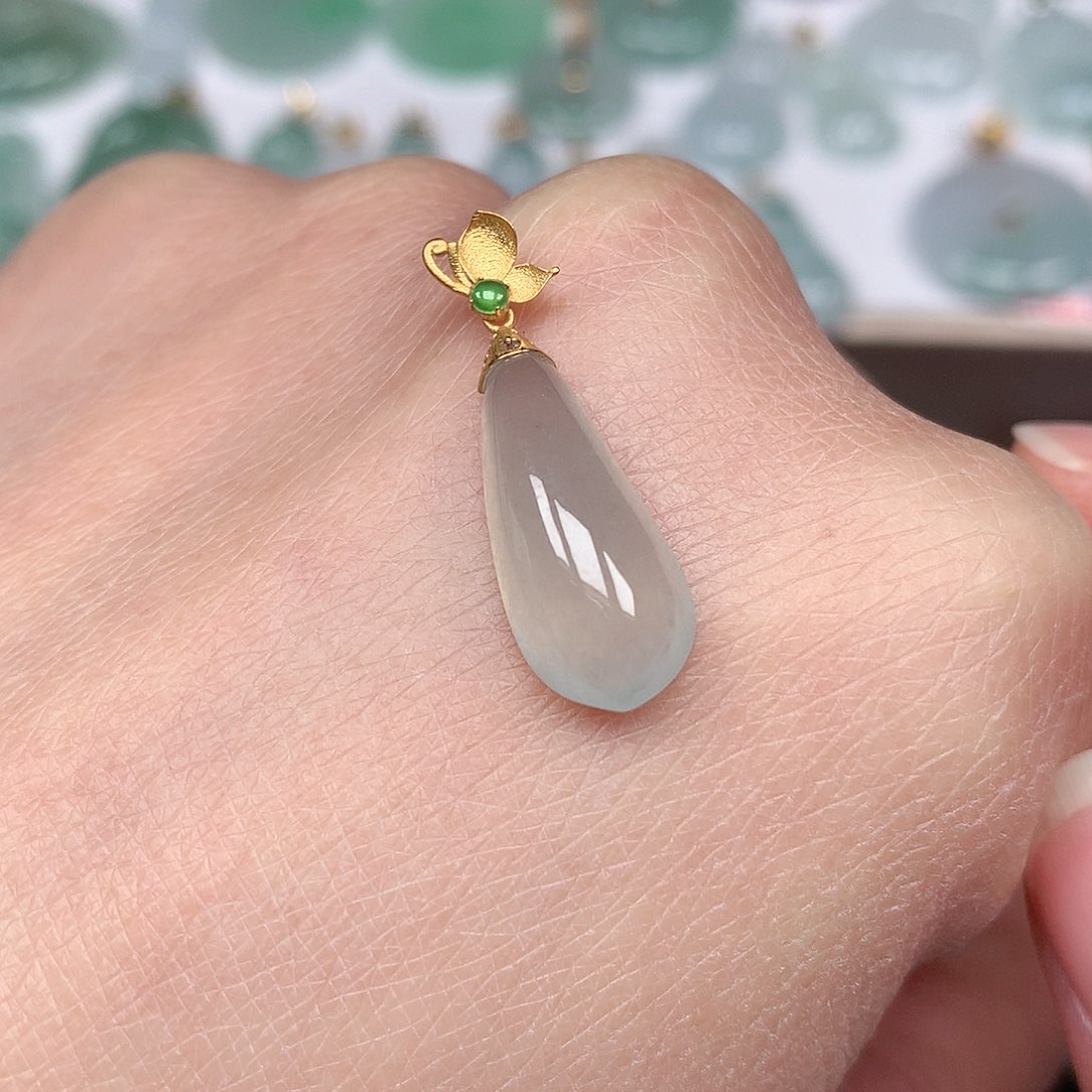 翡翠颈饰未镶嵌福瓜