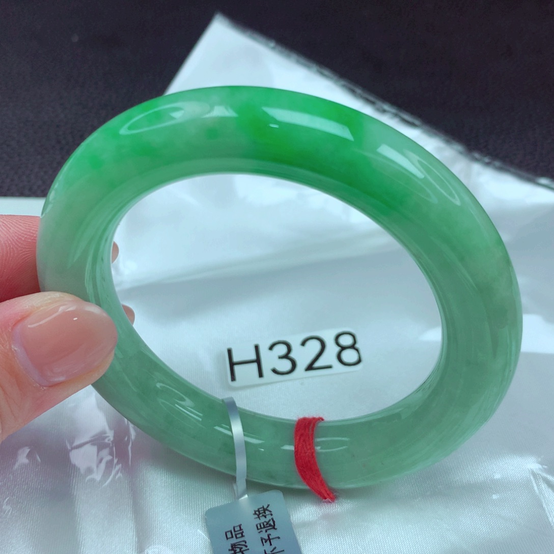 翡翠手镯未镶嵌手镯88