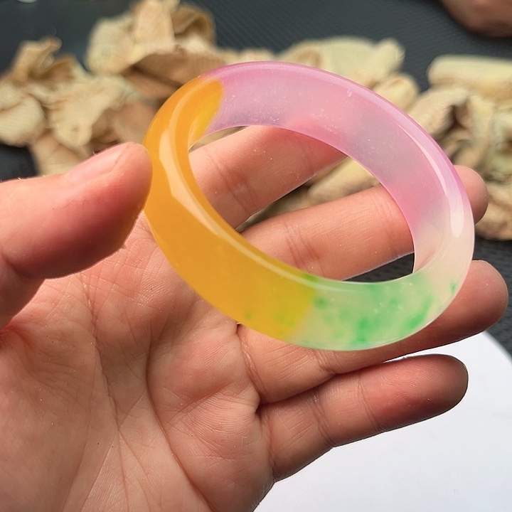 翡翠手镯未镶嵌53啊啊