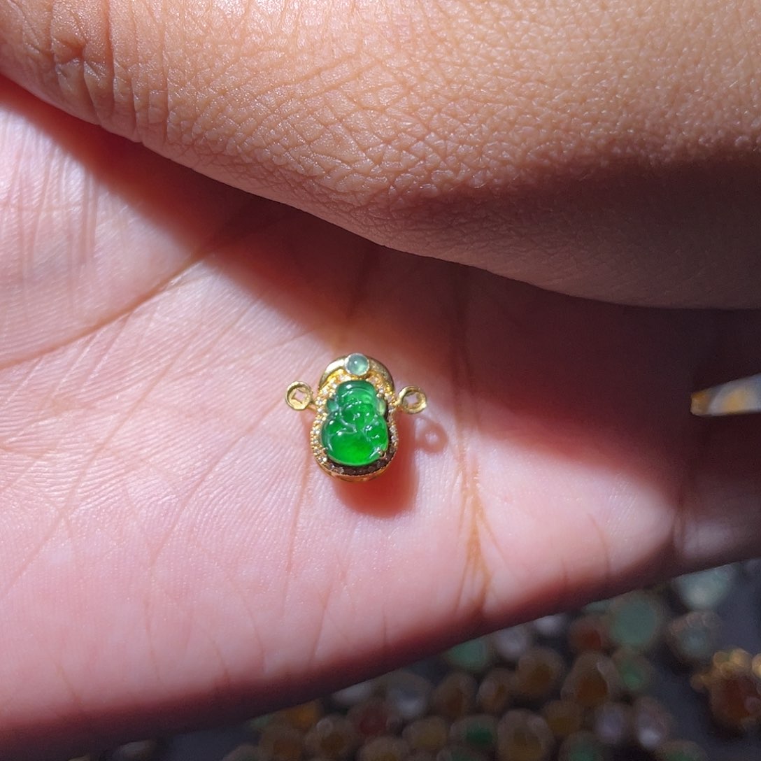 吊坠(不含链)18K金镶嵌翡翠妮*