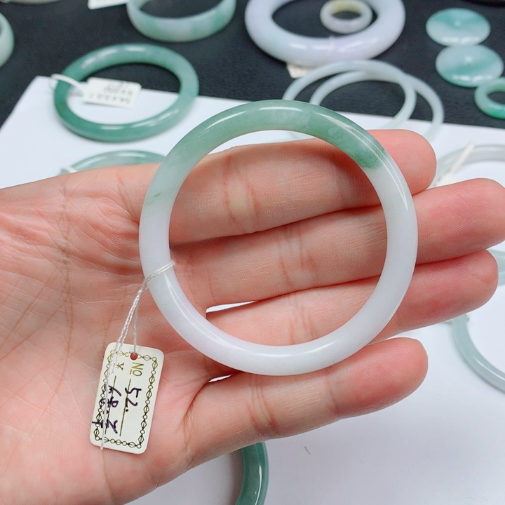 翡翠未镶嵌手镯52-53美人条