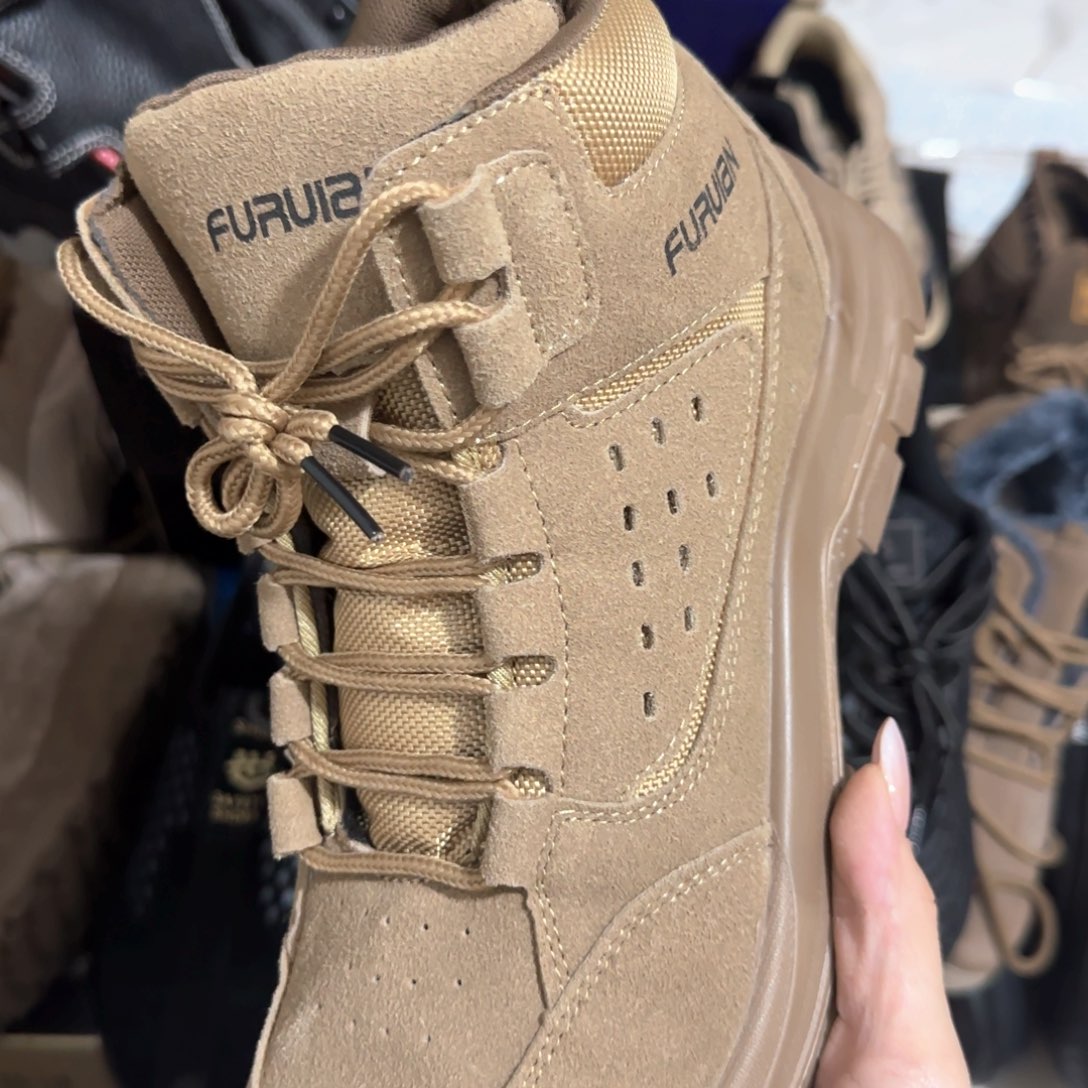 42码高帮卡其马丁靴高货