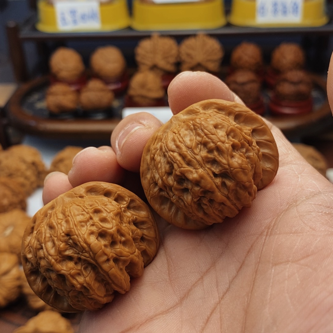 文玩核桃把件缘*40尺 血麒麟 40