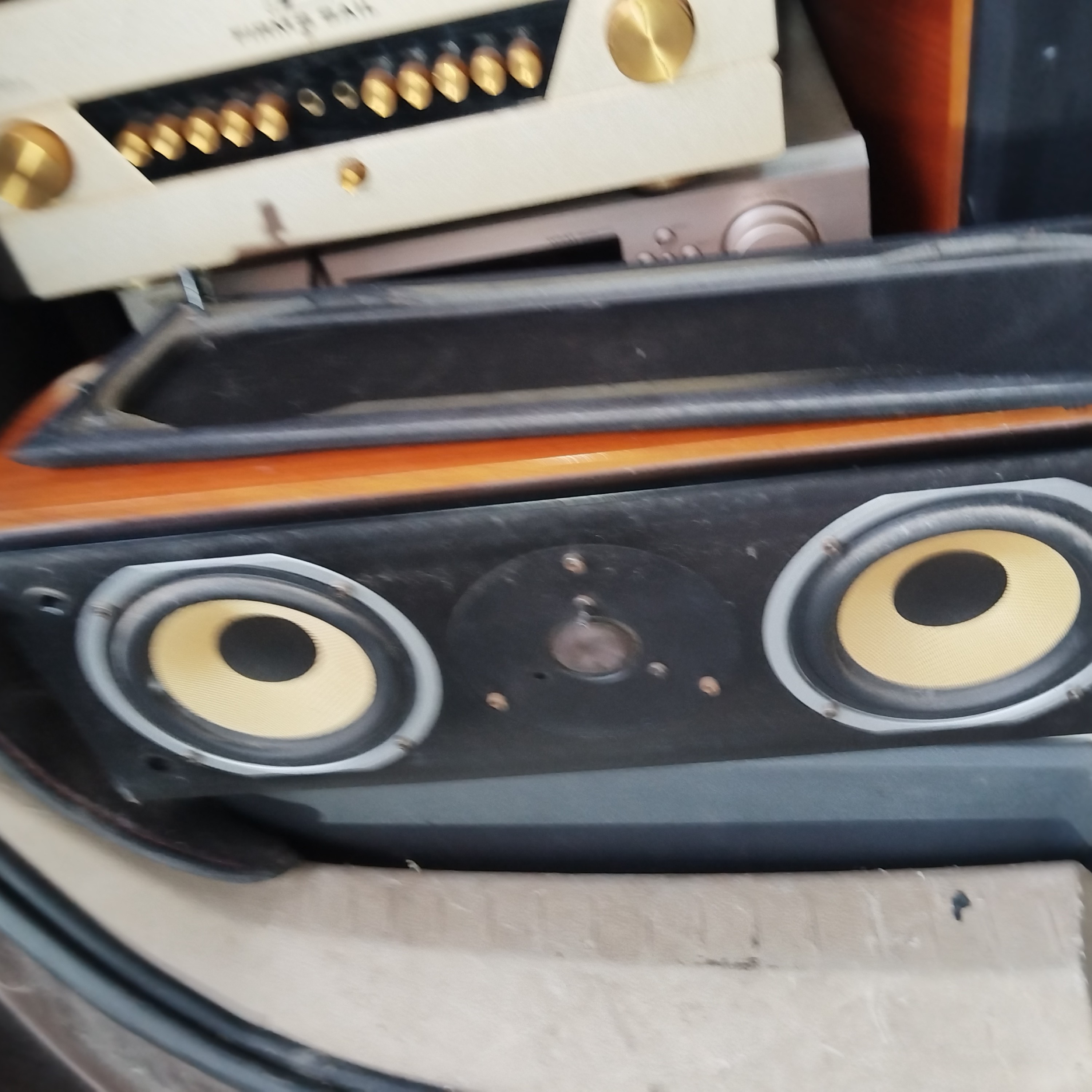 8新  进口中置一个，不包邮费，不支持七天无理由退货