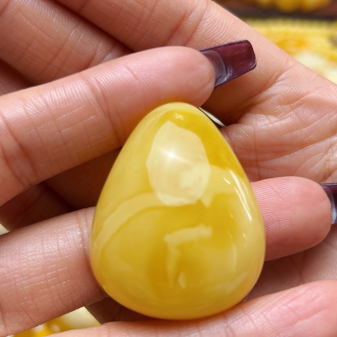 琥珀裸石未镶嵌33mm水滴吊坠