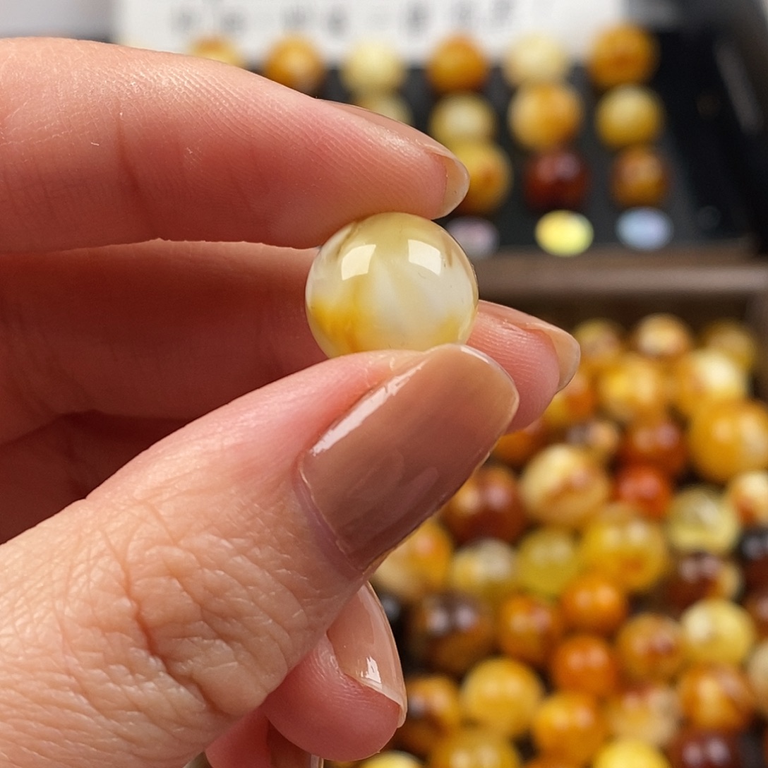 阿***觉琥珀未镶嵌裸石蜜蜡