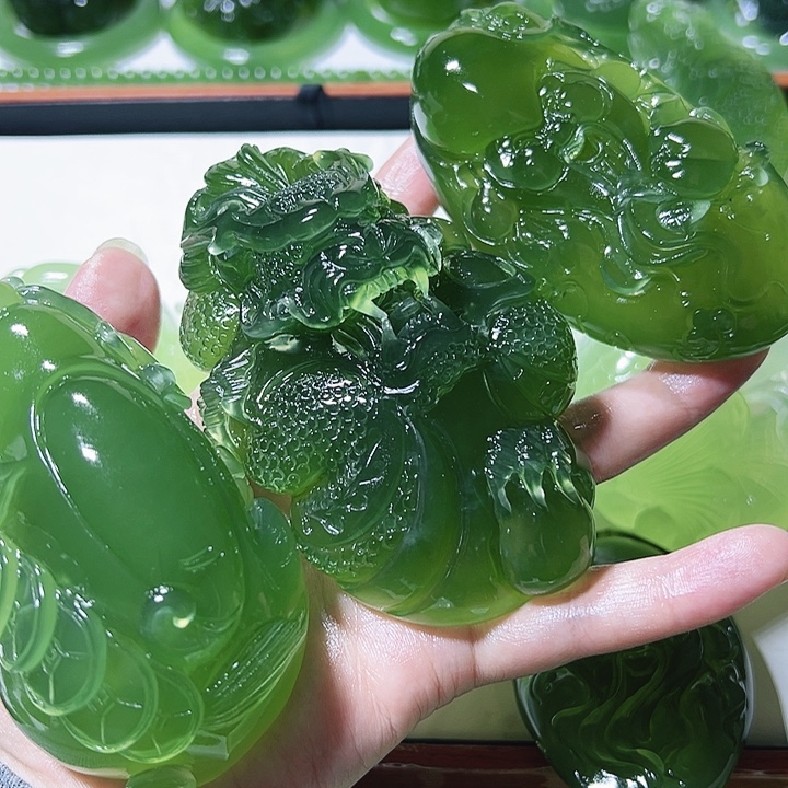 秋***果蛇纹石玉未镶嵌手把