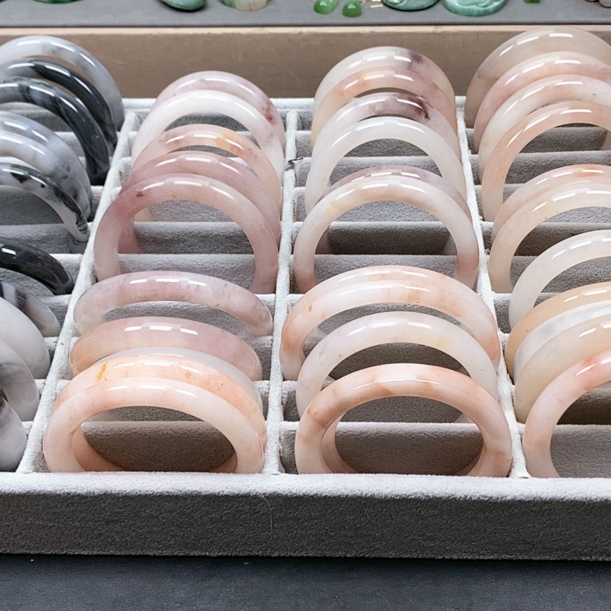 【闪购商品】石英质玉手镯未镶嵌