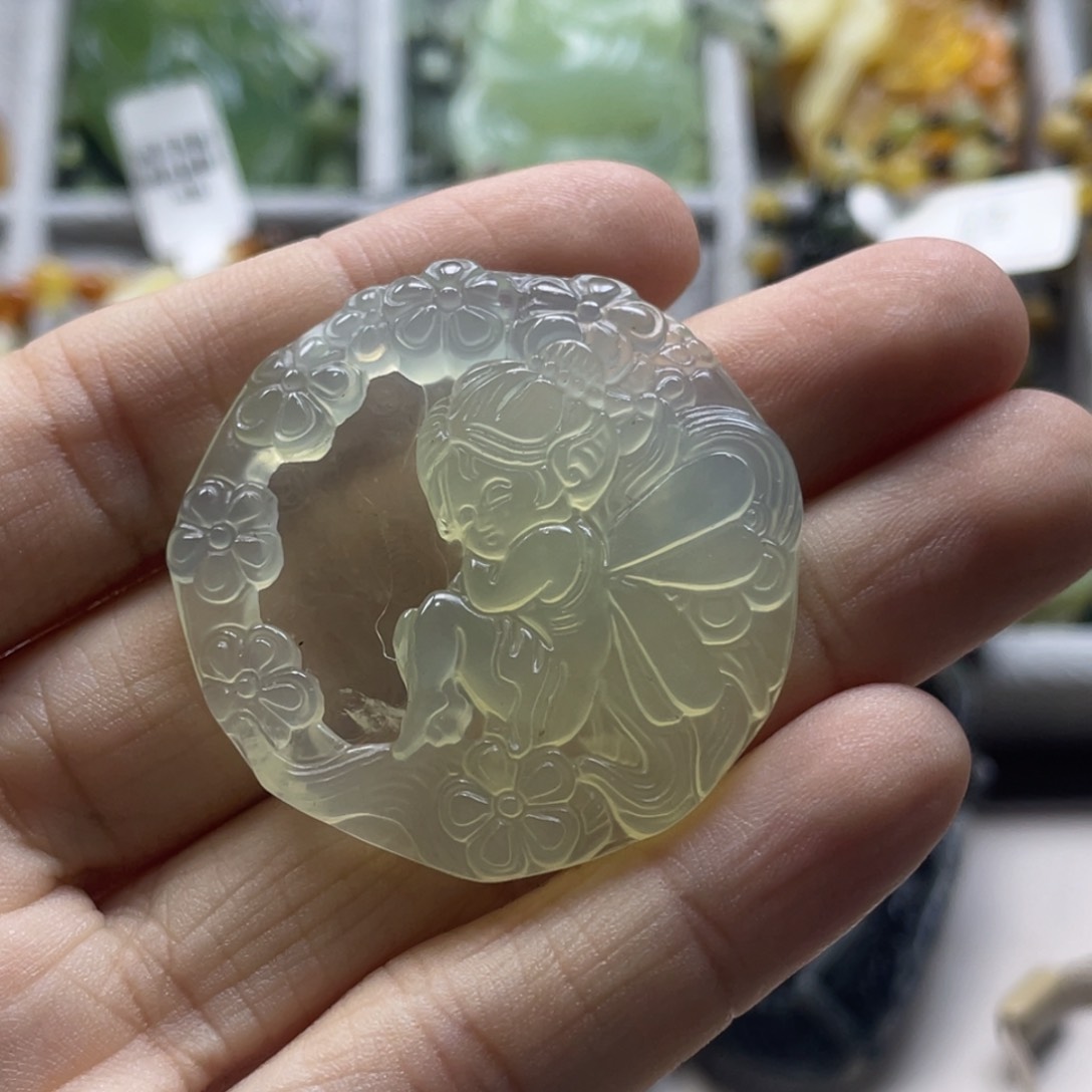 蛇纹石玉颈饰未镶嵌