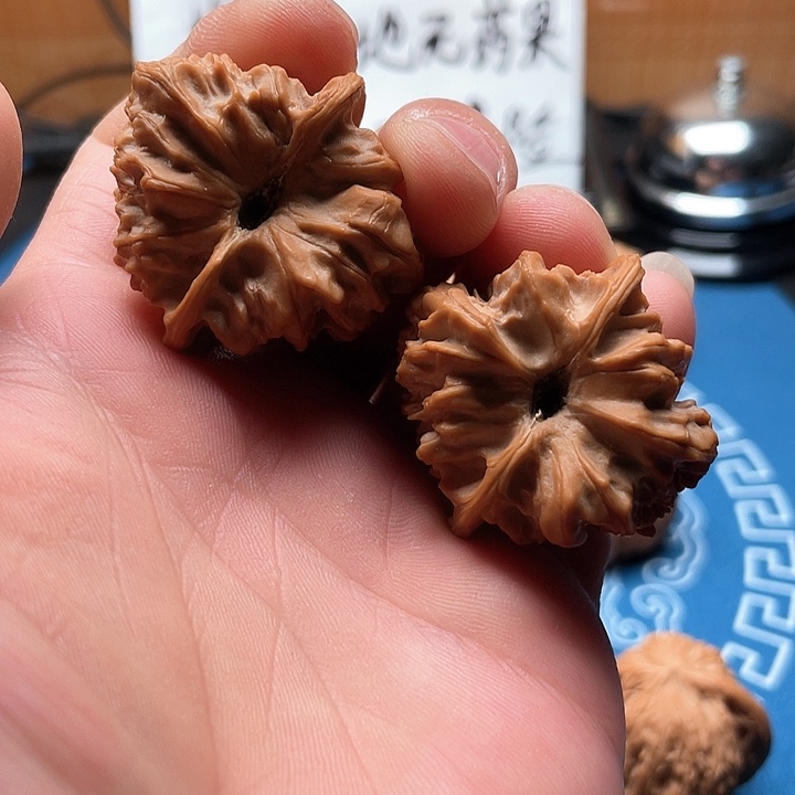 文玩核桃吊坠马蹄