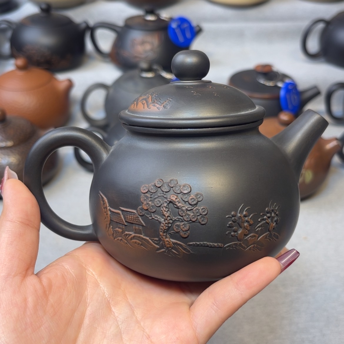 【闪购商品】狂***牛红泥 微瑕 容量 230c c