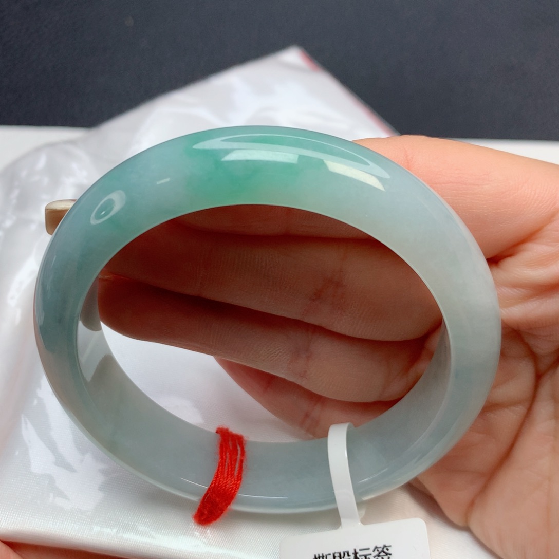 翡翠手镯未镶嵌56-57飘花
