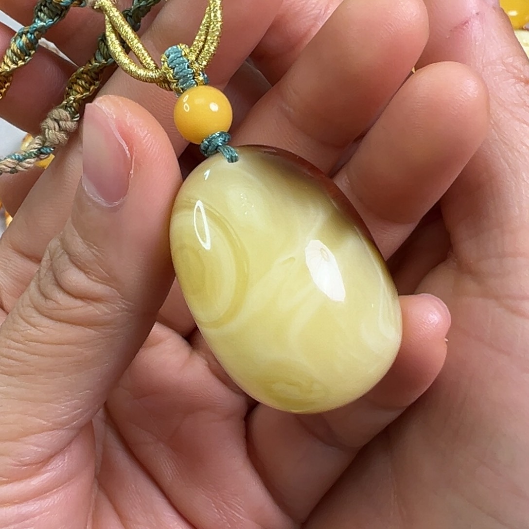 蜜蜡裸石未镶嵌蜜蜡