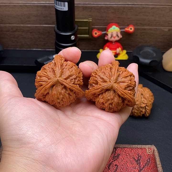 M***.把件文玩核桃白奔