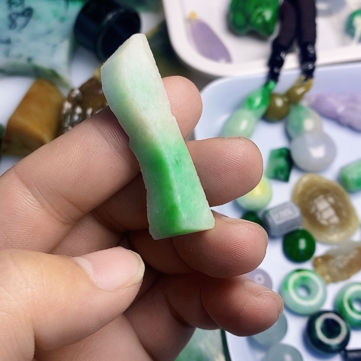 翡翠散珠天然翡翠A货挂件