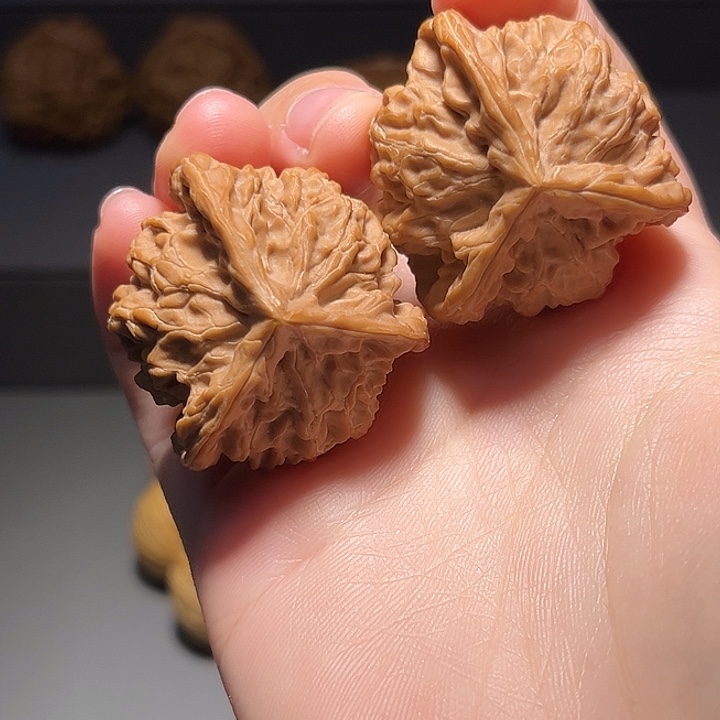 阿***毛文玩核桃把件三棱887