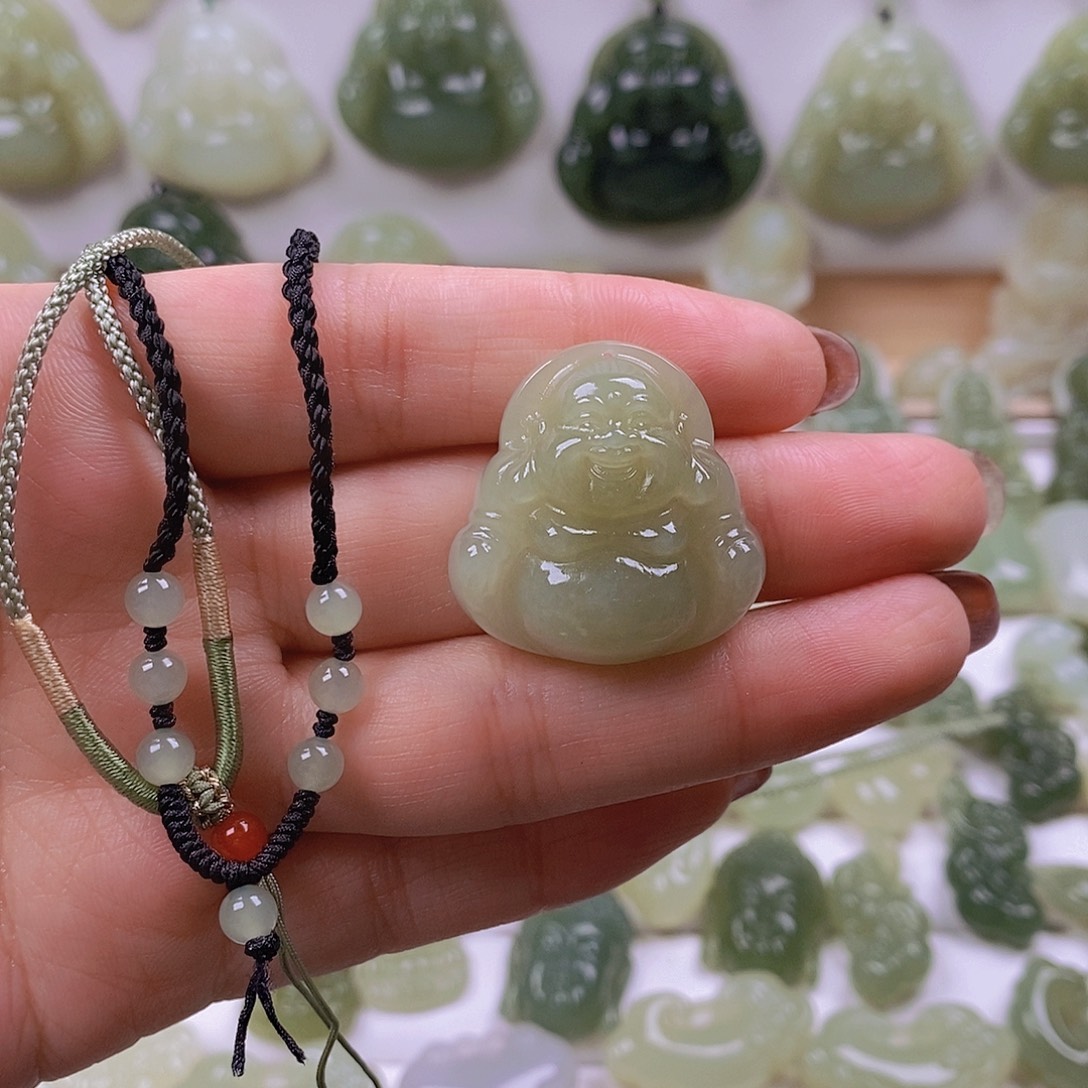 F***g和田玉未镶嵌颈饰